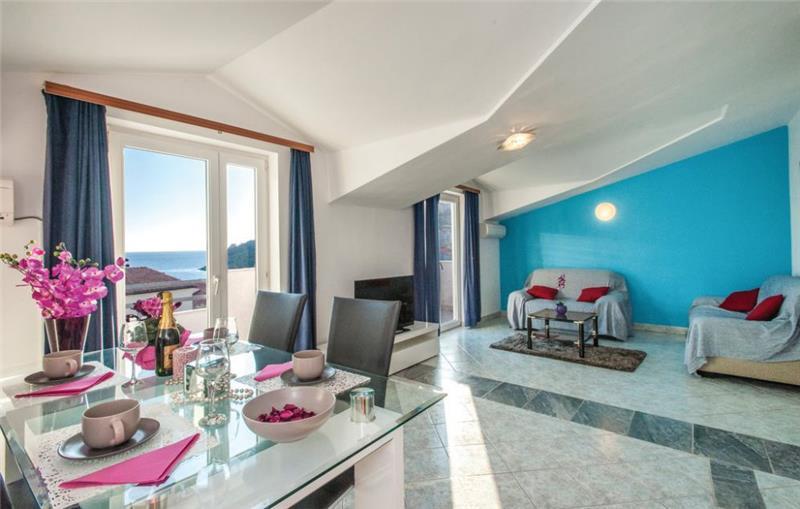 6 Bedroom Villa with Pool in Razanj near Rogoznica, sleeps 15