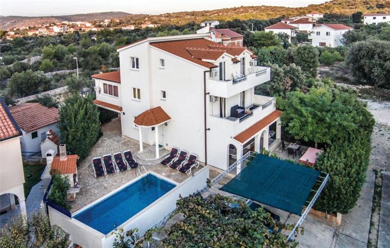 6 Bedroom Villa with Pool in Razanj near Rogoznica, sleeps 15