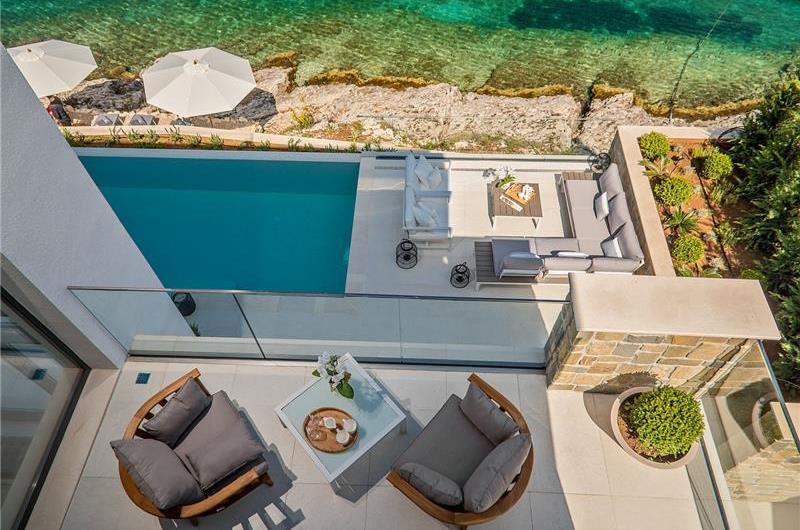 Luxury 4 Bedroom Beachfront Villa with Infinity Pool near Korcula Town, Korcula, sleeps 8