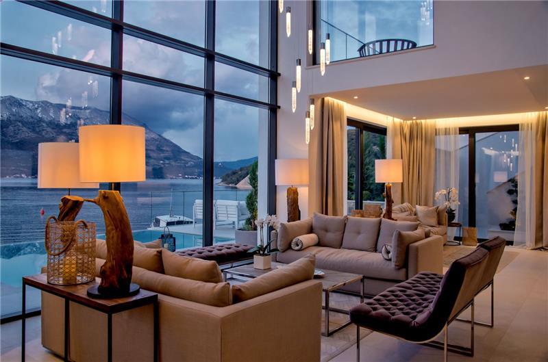 Luxury 4 Bedroom Beachfront Villa with Infinity Pool near Korcula Town, Korcula, sleeps 8