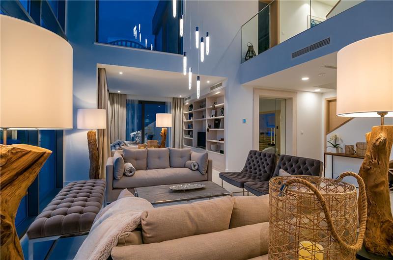 Luxury 4 Bedroom Beachfront Villa with Infinity Pool near Korcula Town, Korcula, sleeps 8