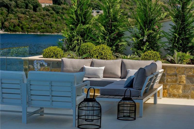 Luxury 4 Bedroom Beachfront Villa with Infinity Pool near Korcula Town, Korcula, sleeps 8