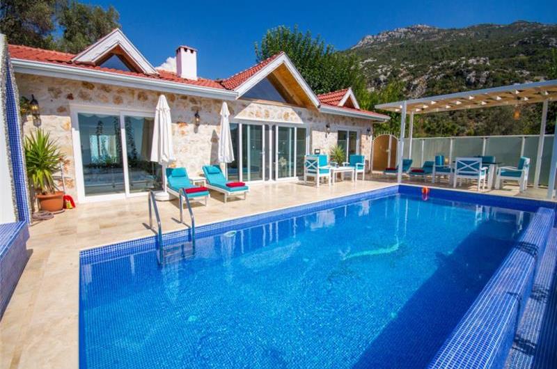 2 Bedroom Villa with Pool in Kalkan, Sleeps 4