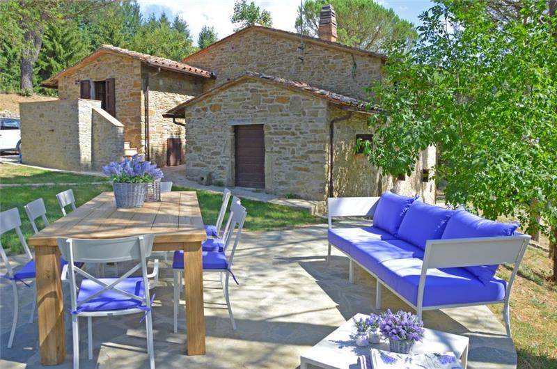 3 Bedroom Villa with Pool near Castiglion Fiorentino in Tuscany, Sleeps 6-8