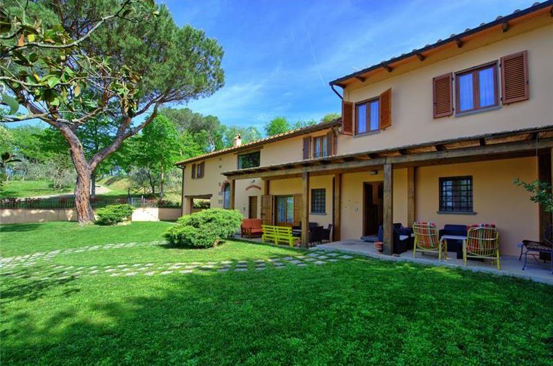 7 Bedroom Villa with Pool near Loro Ciuffenna in Tuscany, Sleeps 14