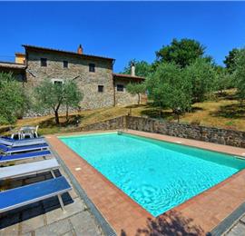 6 Bedroom Villa with Pool near Rinforzati in Tuscany, Sleeps 12