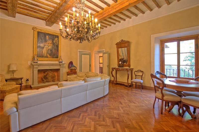 8 Bedroom Villa with Pool near Certaldo, Tuscany, Sleeps 14 - 15