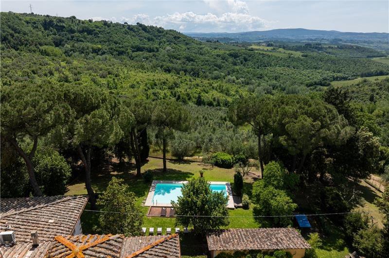 8 Bedroom Villa with Pool near Certaldo, Tuscany, Sleeps 14 - 15