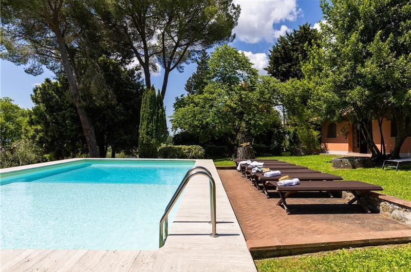 8 Bedroom Villa with Pool near Certaldo, Tuscany, Sleeps 14 - 15