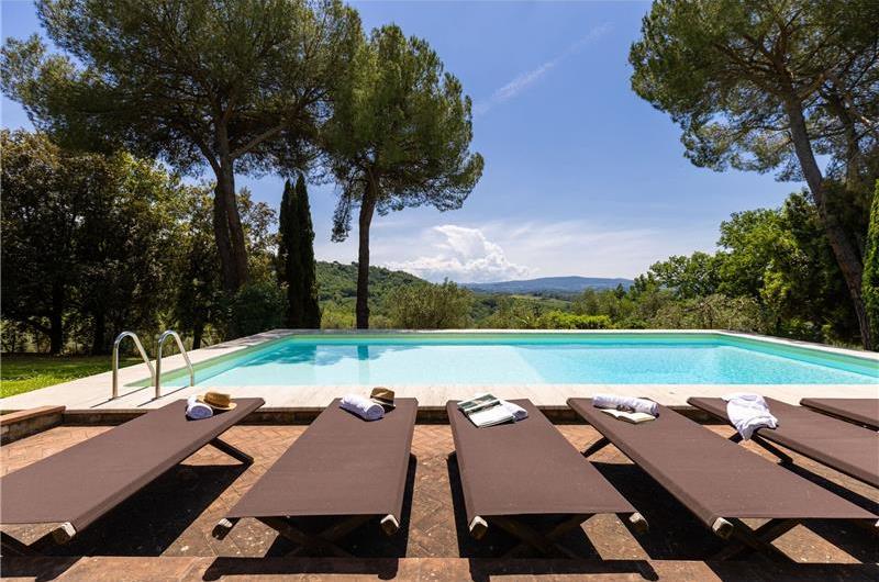 8 Bedroom Villa with Pool near Certaldo, Tuscany, Sleeps 14 - 15