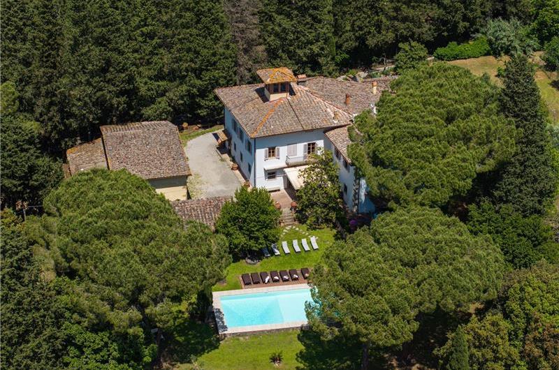8 Bedroom Villa with Pool near Certaldo, Tuscany, Sleeps 14 - 15