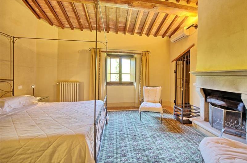 4 Bedroom Villa with Pool near Monterchi, Sleeps 8