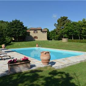 4 Bedroom Villa with Pool near Monterchi, Sleeps 8