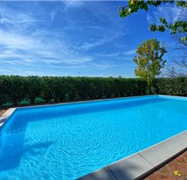 7 Bedroom Villa with Pool near Assisi in Umbria, Sleeps 13-15