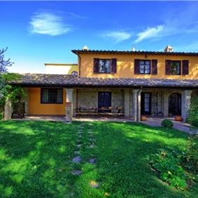 7 Bedroom Villa with Pool near Assisi in Umbria, Sleeps 13-15