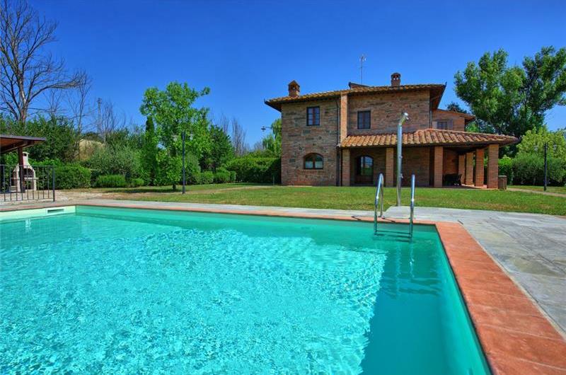 3 Bedroom Villa with Pool near Vinci in Tuscany, Sleeps 5