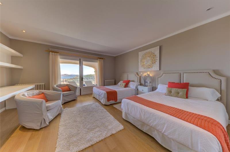 4 Bedroom Villa with Pool near Port de Pollensa, Sleeps 8