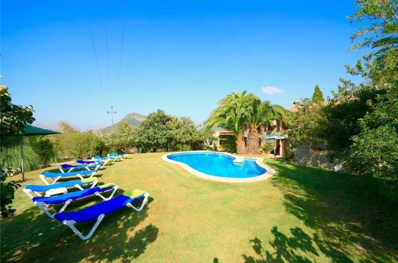 4 Bedroom Villa with Pool near Pollensa, Mallorca, Sleeps 8