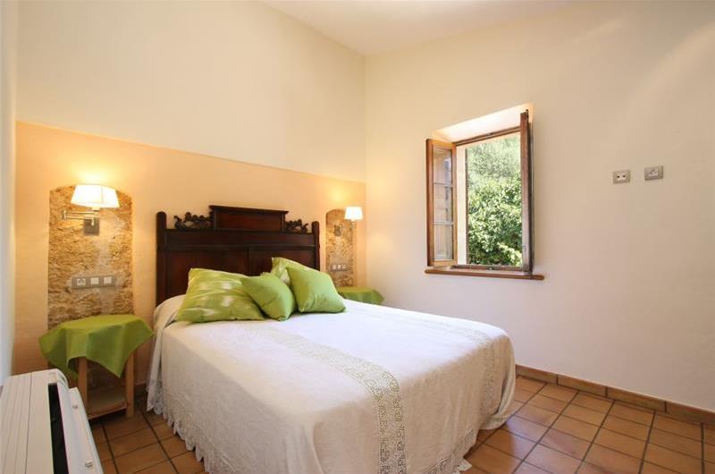 2 Bedroom Villa with Pool in Pollensa, Sleeps 4