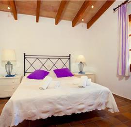 2 Bedroom Villa with Pool near Pollensa, Sleeps 4
