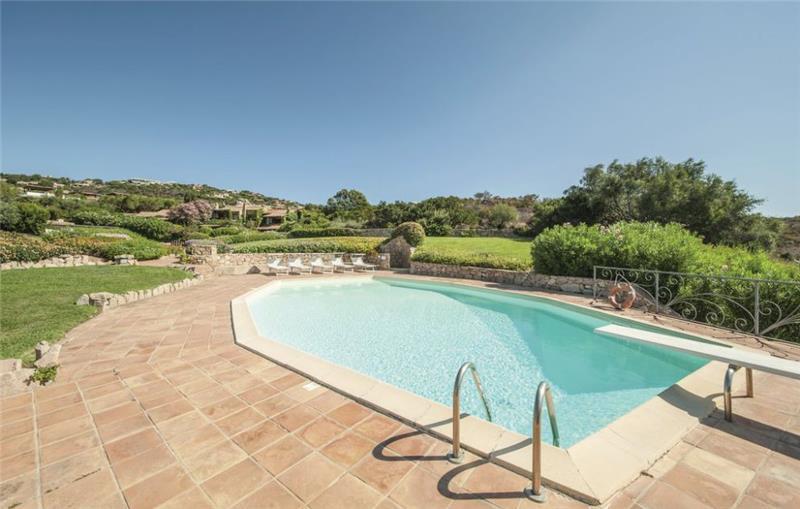 4 Bedroom Villa with Shared Pool near Porto Cervo, Costa Smeralda, Sleeps 8