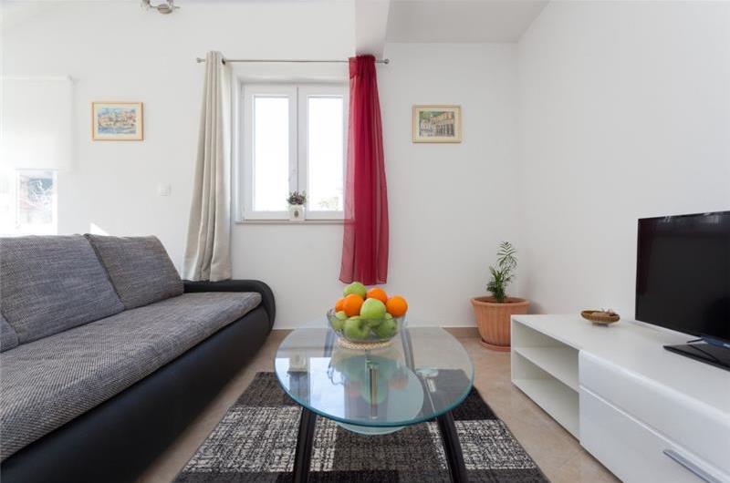 4 apartment Villa in Gruž near Dubrovnik Old Town, Sleeps 8-10