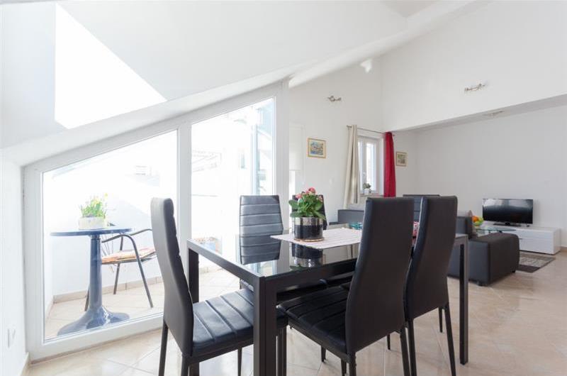 4 apartment Villa in Gruž near Dubrovnik Old Town, Sleeps 8-10