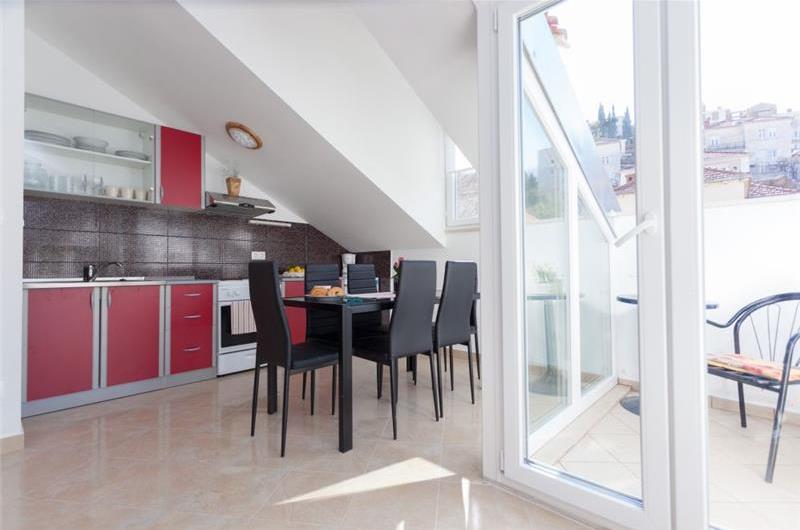 4 apartment Villa in Gruž near Dubrovnik Old Town, Sleeps 8-10