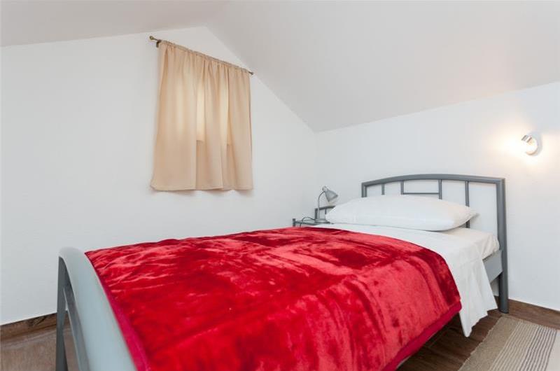 4 apartment Villa in Gruž near Dubrovnik Old Town, Sleeps 8-10
