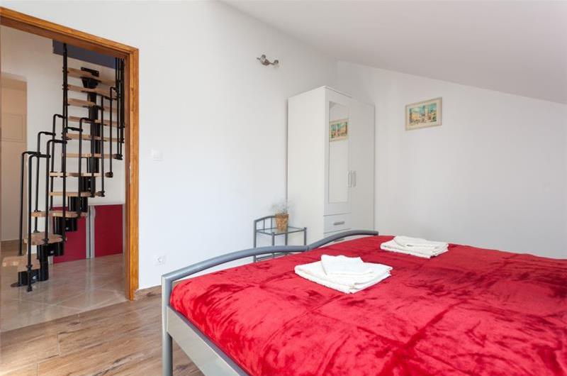 4 apartment Villa in Gruž near Dubrovnik Old Town, Sleeps 8-10