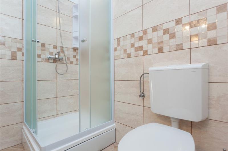 4 apartment Villa in Gruž near Dubrovnik Old Town, Sleeps 8-10