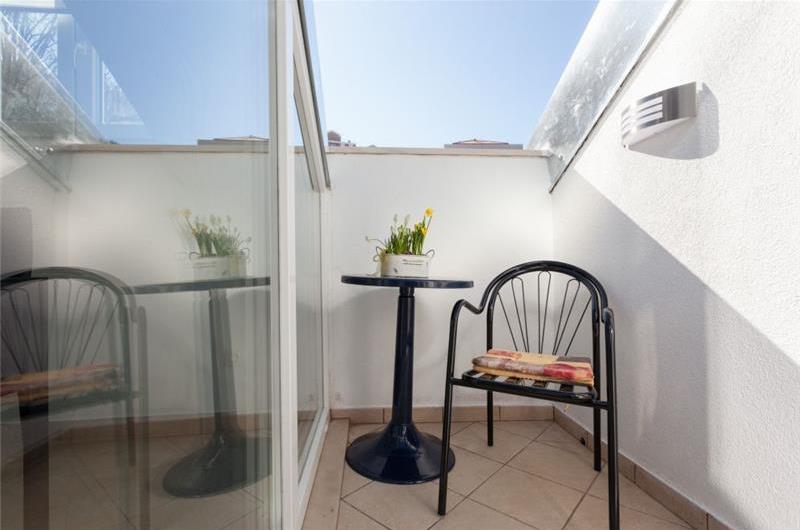 4 apartment Villa in Gruž near Dubrovnik Old Town, Sleeps 8-10