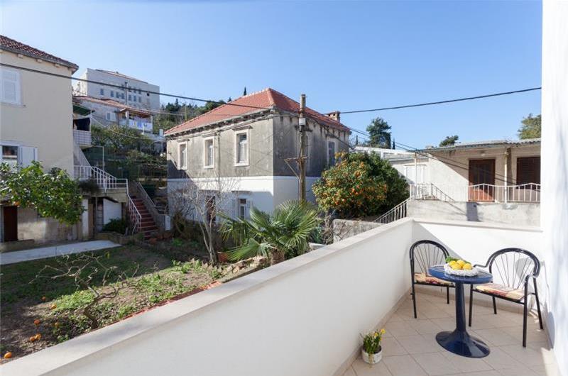 4 apartment Villa in Gruž near Dubrovnik Old Town, Sleeps 8-10