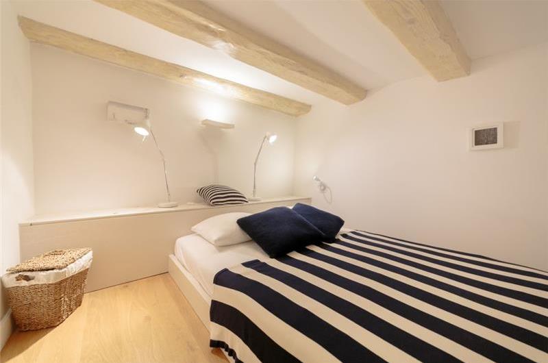 1 Bedroom Apartment in Dubrovnik Old Town, Sleeps 2-4