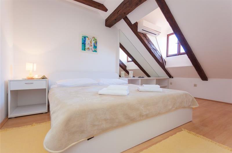 3 Bedroom Apartment in Dubrovnik Old Town, Sleeps 5-6