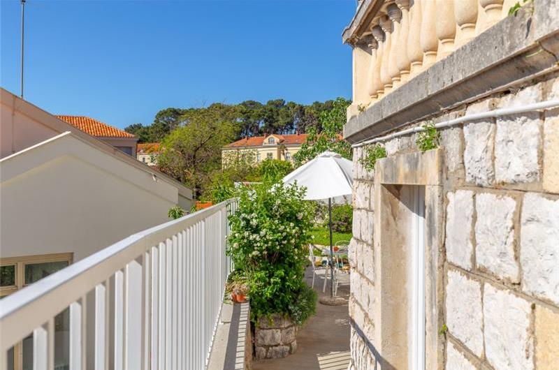 1 Bedroom Apartment with Terrace near Dubrovnik Old Town, Sleeps 2-4