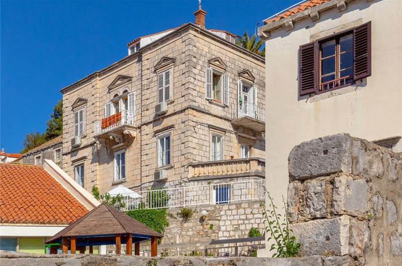 1 Bedroom Apartment with Terrace near Dubrovnik Old Town, Sleeps 2-4