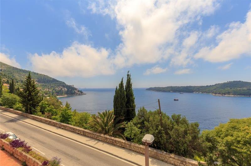 3 Bedroom Apartment with Terrace and Sea Views near Dubrovnik Old Town, Sleeps 5-7