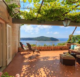 3 Bedroom Apartment with Terrace and Sea Views near Dubrovnik Old Town, Sleeps 5-7