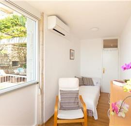 3 Bedroom Apartment with Terrace and Sea Views near Dubrovnik Old Town, Sleeps 5-7