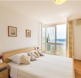 3 Bedroom Apartment with Terrace and Sea Views near Dubrovnik Old Town, Sleeps 5-7