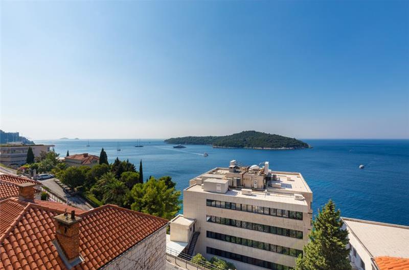 3 Bedroom Apartment with Terrace and Sea Views near Dubrovnik Old Town, Sleeps 6