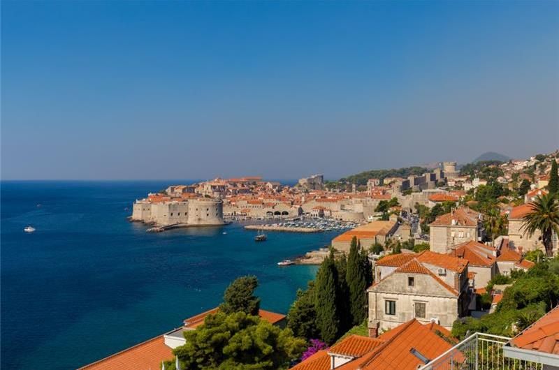 3 Bedroom Apartment with Terrace and Sea Views near Dubrovnik Old Town, Sleeps 6