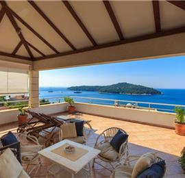 3 Bedroom Apartment with Terrace and Sea Views near Dubrovnik Old Town, Sleeps 6