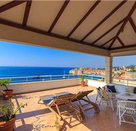 3 Bedroom Apartment with Terrace and Sea Views near Dubrovnik Old Town, Sleeps 6