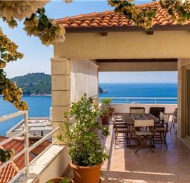 3 Bedroom Apartment with Terrace and Sea Views near Dubrovnik Old Town, Sleeps 6