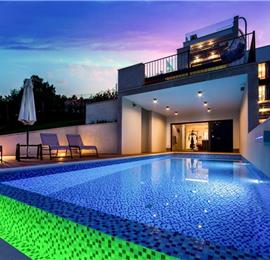 4 Bedroom Villa with Salt Water Pool, Private mini golf course and Rooftop Terrace near Opatija, Sleeps 8