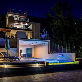 4 Bedroom Villa with Salt Water Pool, Private mini golf course and Rooftop Terrace near Opatija, Sleeps 8