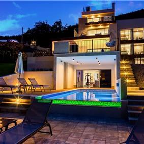 4 Bedroom Villa with Salt Water Pool, Private mini golf course and Rooftop Terrace near Opatija, Sleeps 8