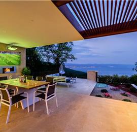 4 Bedroom Villa with Salt Water Pool, Private mini golf course and Rooftop Terrace near Opatija, Sleeps 8